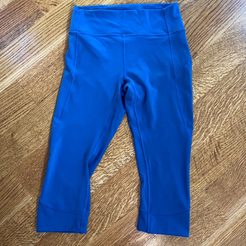 NWOT lululemon In Movement Crop Everlux 19”